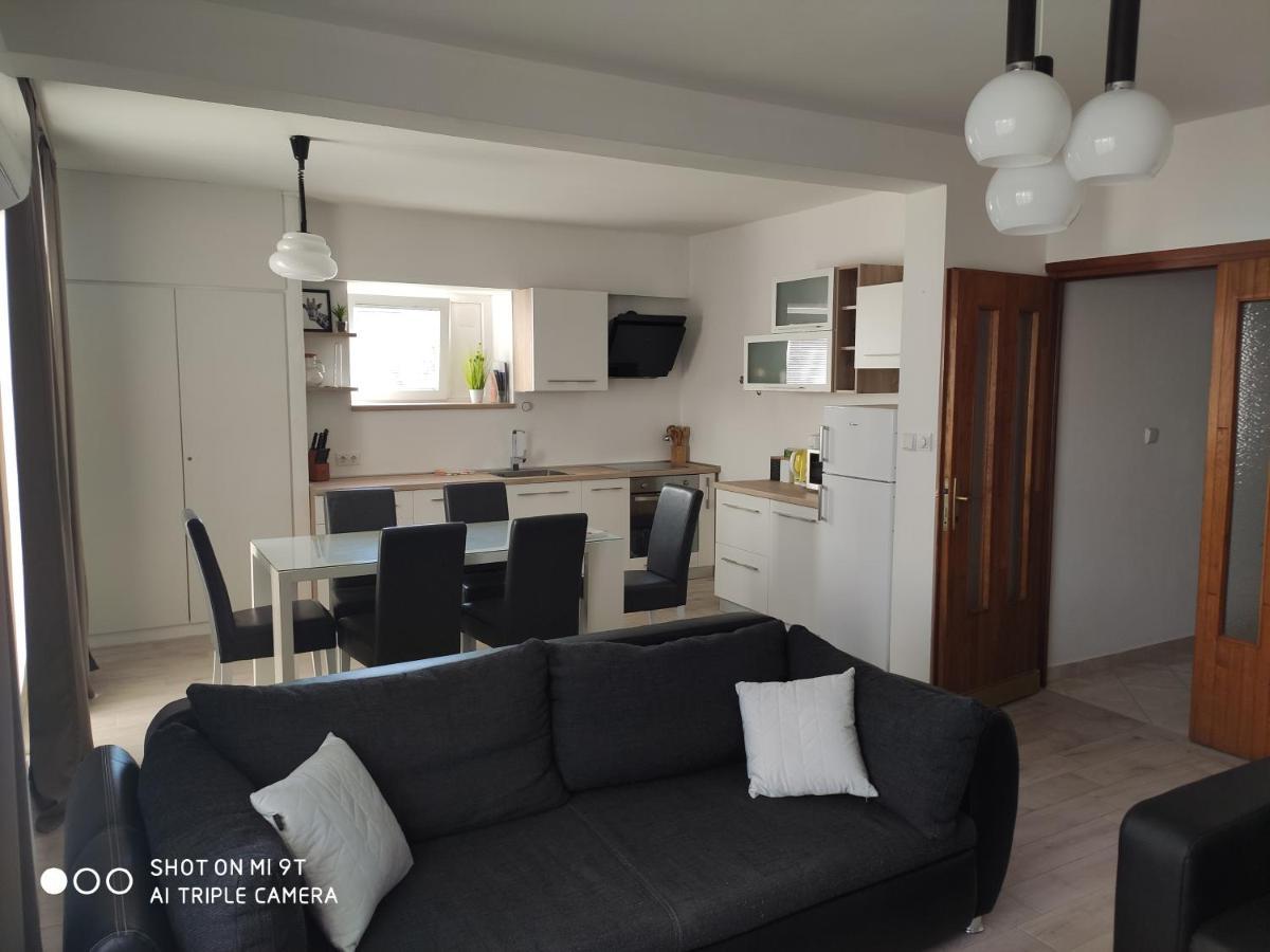 Apartment Sandra Vodice Bagian luar foto