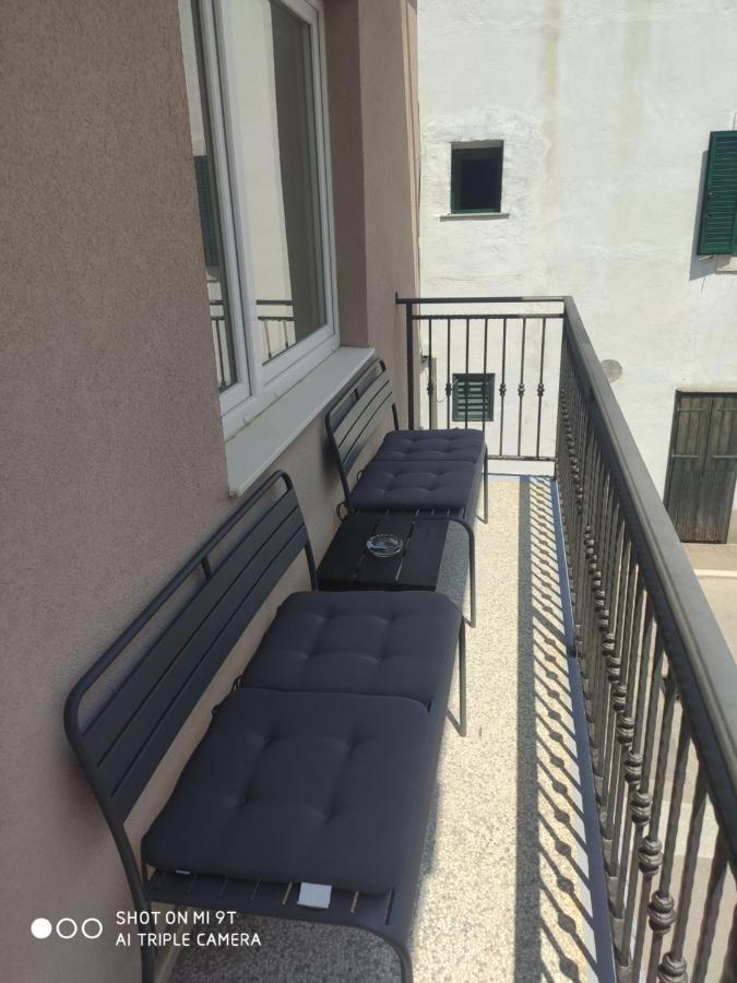 Apartment Sandra Vodice Bagian luar foto